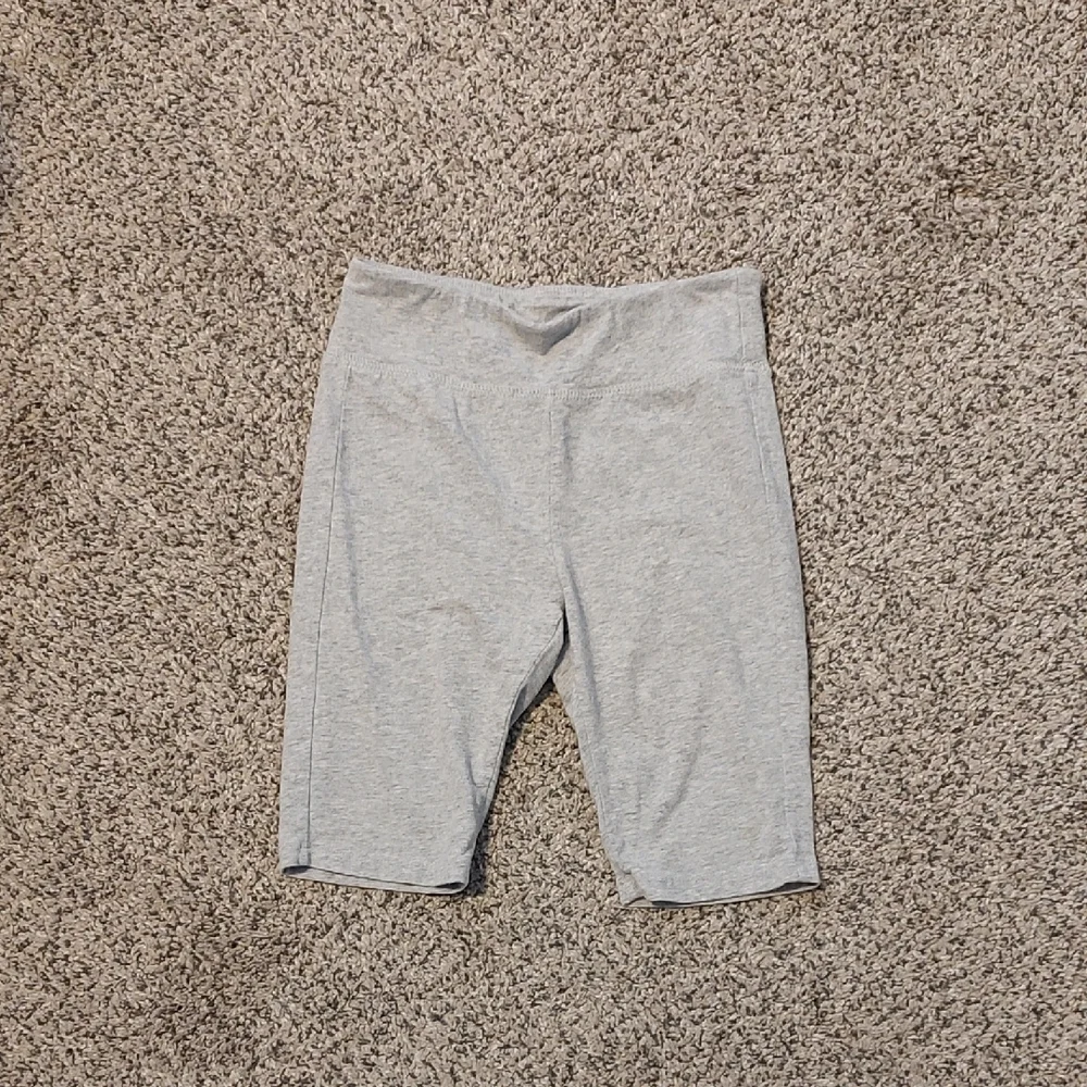 GUESS girl's Gray Shorts